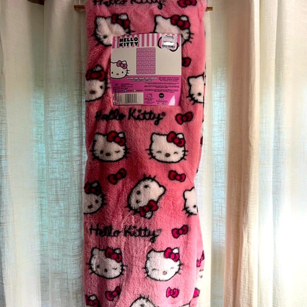 Hello Kitty Pink Blanket